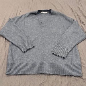 Zara Women's V-Neck Sweater in Soft Gray